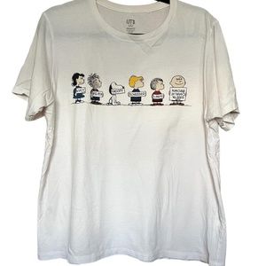 Uniqlo Snoopy white t-shirt